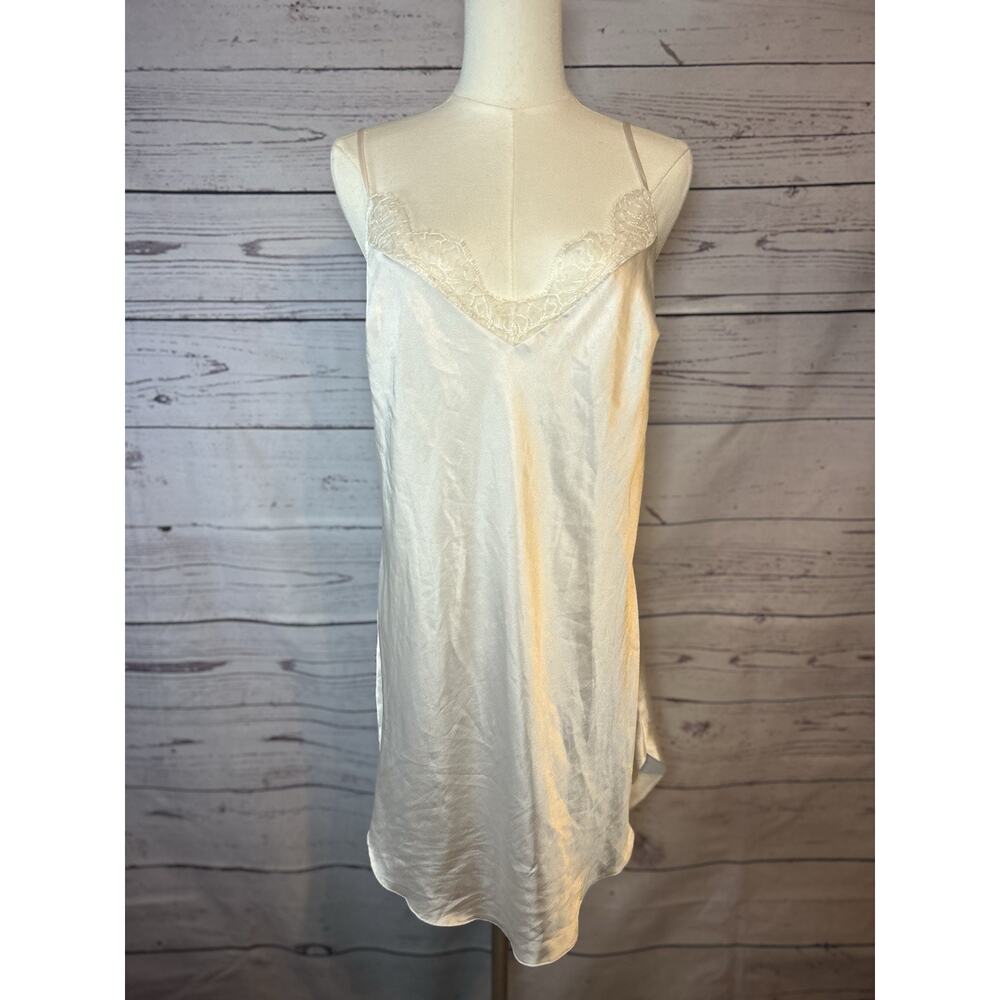 Victoria’s Secret Babydoll Slip Large Champagne Lace Embroidered Sleeveless NWT